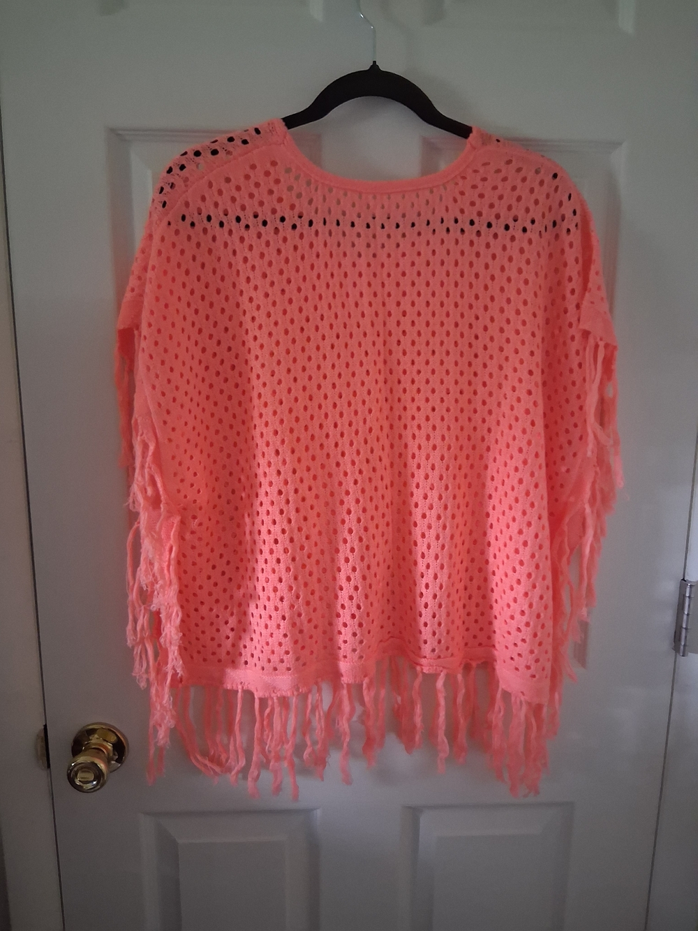 No Boundaries Coral Pink Open-Knit Fringe Poncho - Picture 2 of 4